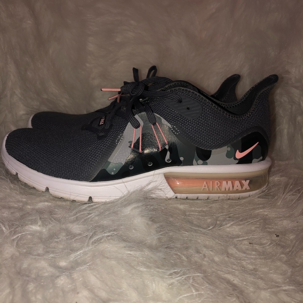Nike air max tennis shoes